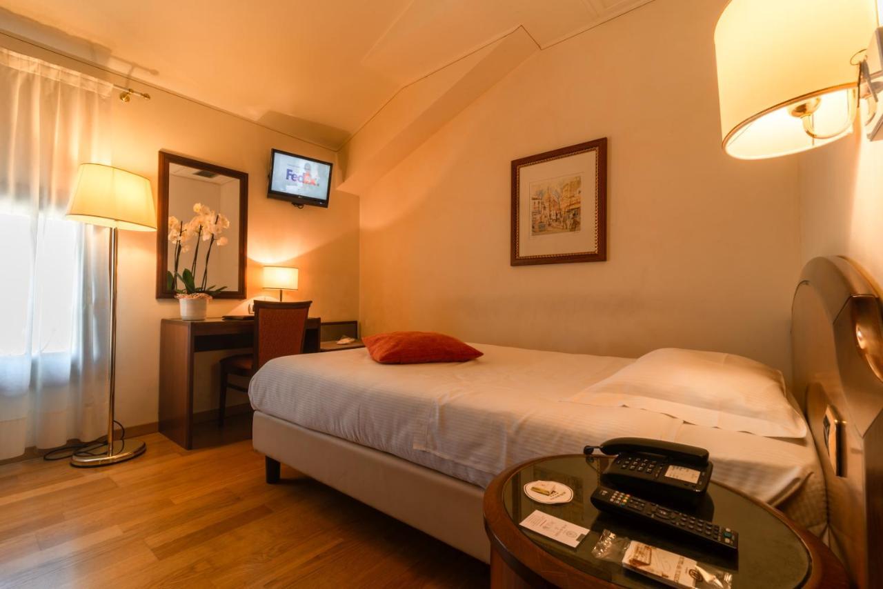 Hotel Alla Torre Καστελφράνκο Βένετο Εξωτερικό φωτογραφία